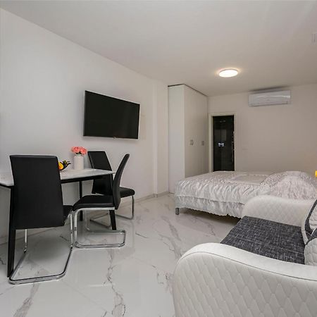 Apartment Ivano Dugi Rat Buitenkant foto