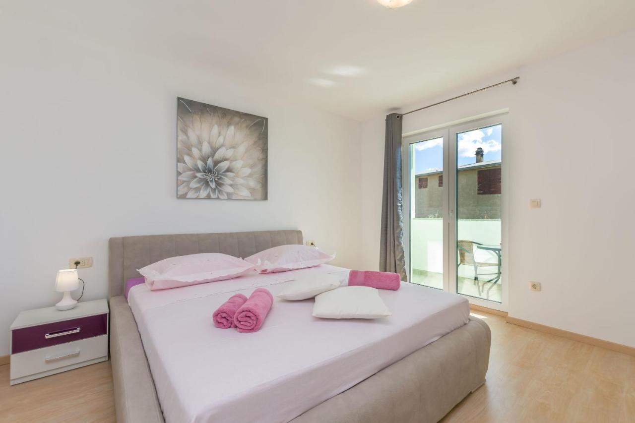 Apartment Ivano Dugi Rat Buitenkant foto